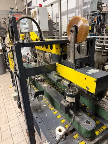 Chiudicartoni usato SIAT SM11.P.C 17 cpm
