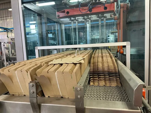 Linea di Imbottigliamento Lattine Usata KHS Depack 92 12.000 bph