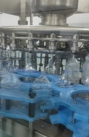 Linea di Imbottigliamento PET Usata Gallardo 6.000 bph