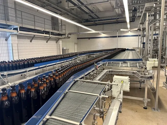 Linea di Imbottigliamento PET Usata Krones 25.000 bph