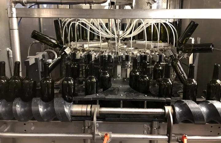 Linea di Imbottigliamento Usata Bertolaso 6.000 bph