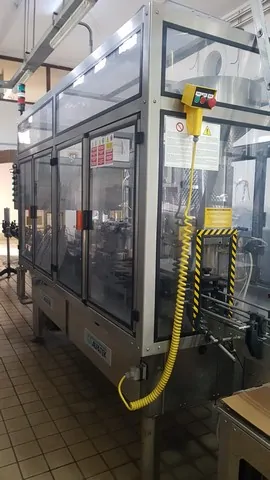 Monoblocco di Riempimento Alto Vuoto Usato Alfatek 2.500 bph