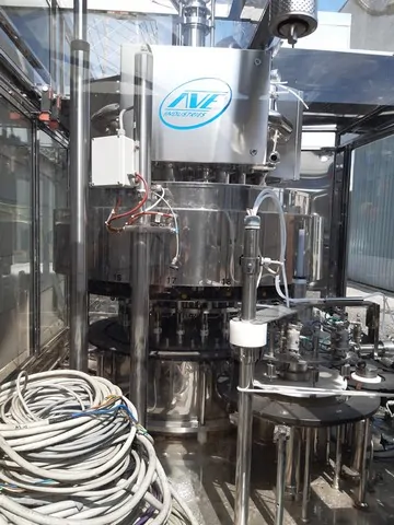 Monoblocco di Riempimento Usato Ave 12.000 bph