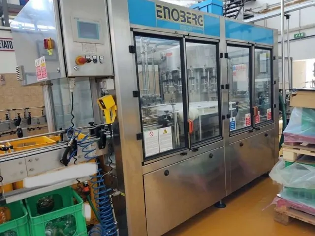 Monoblocco di Riempimento Usato Enoberg 2.000 bph
