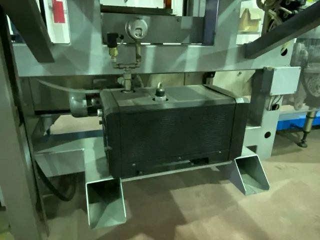 Inseritore di Alveari Usato Bortolin Kemo ma/88-1. 1.020 bph