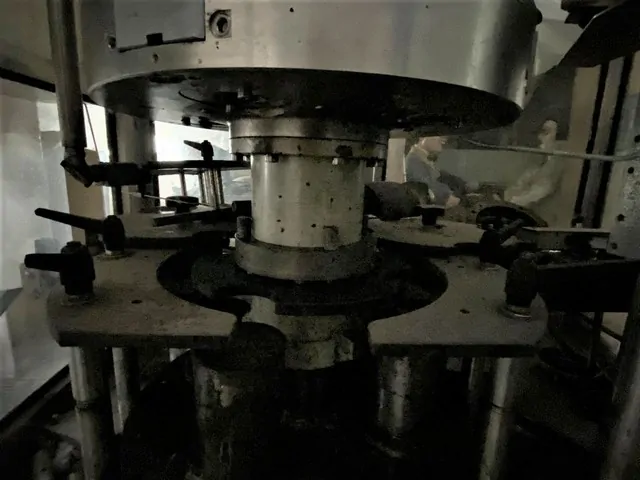 Tappatore Sughero Raso Usato Bertolaso delta 504 r/s sx 5.000 bph